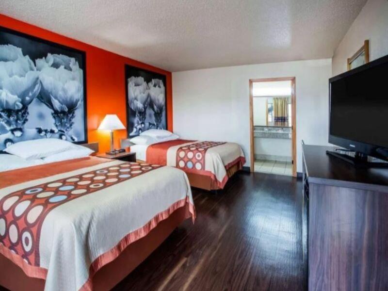 Super 8 By Wyndham Giddings Hotel Kültér fotó